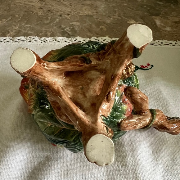 Fitz and Floyd 'Christmas Lodge' Creamer - Picture 4 of 4